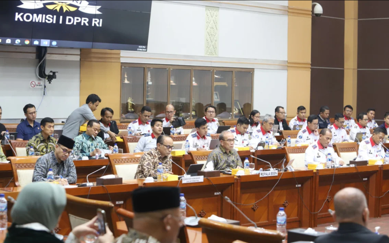 komisi-i-dpr-ri-berdukung-menkomdigi-dalam-membongkar-jaringan-judi-online-di-kementerian-komunikasi-dan-digital