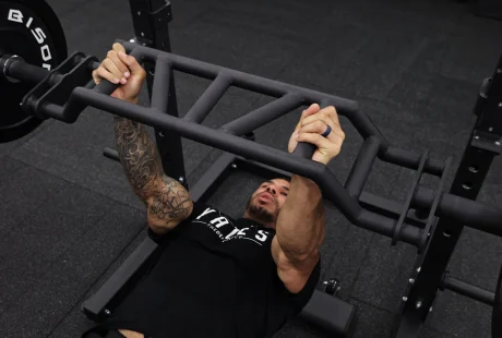 Latihan Tricep Bar untuk Membentuk dan Menyculpt Tubuh Bagian Atas