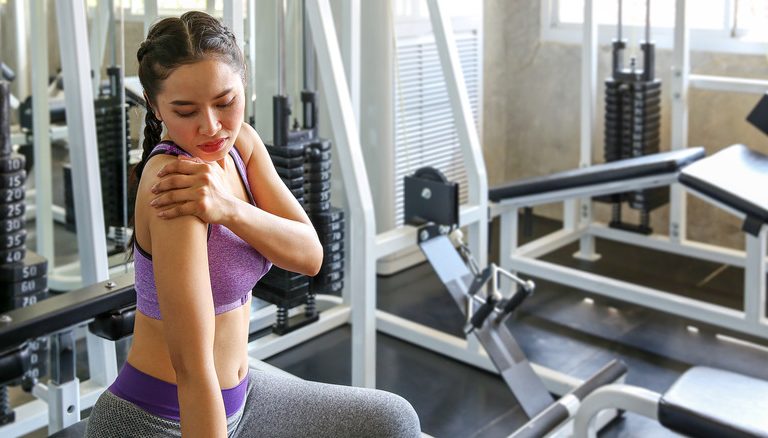 Bagaimana Mesin Chest Press Dapat Membantu Mencegah Cedera Bahu